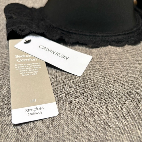 Calvin Klein Women's Seductive Comfort Lift Strapless Multiway Bra - Picture 7 of 7